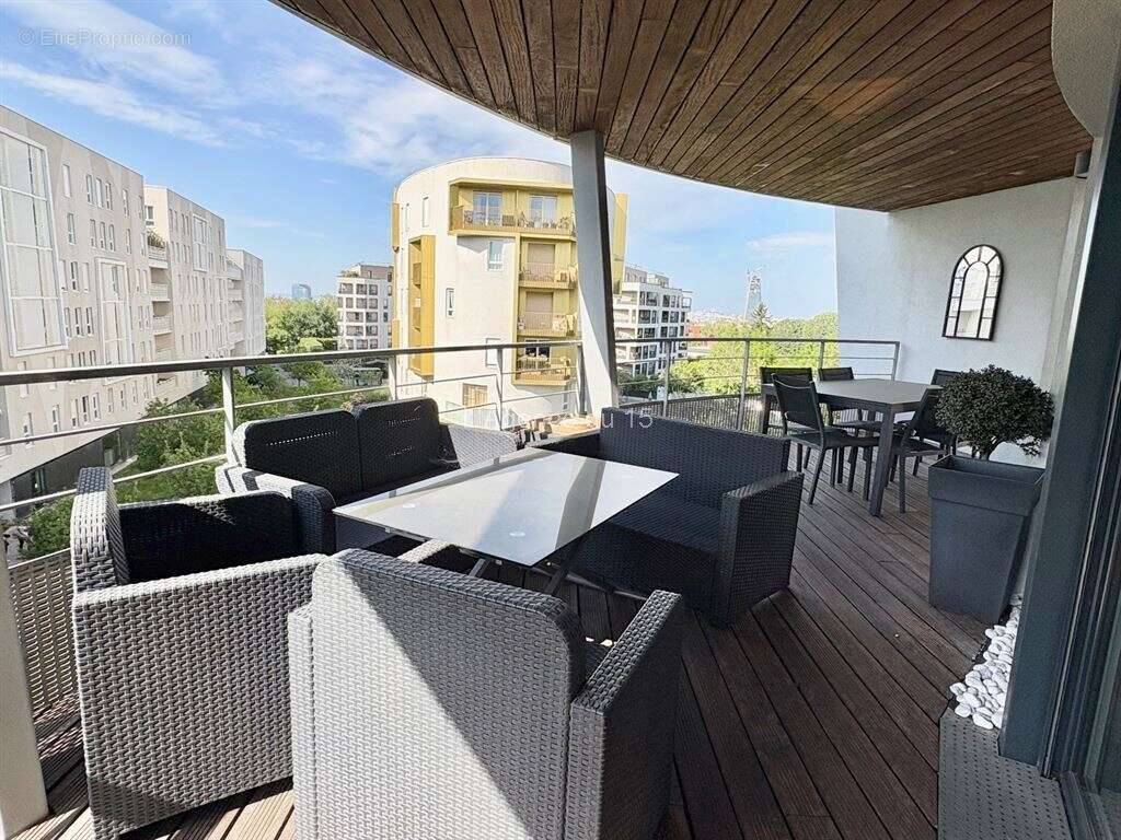 Appartement à ISSY-LES-MOULINEAUX