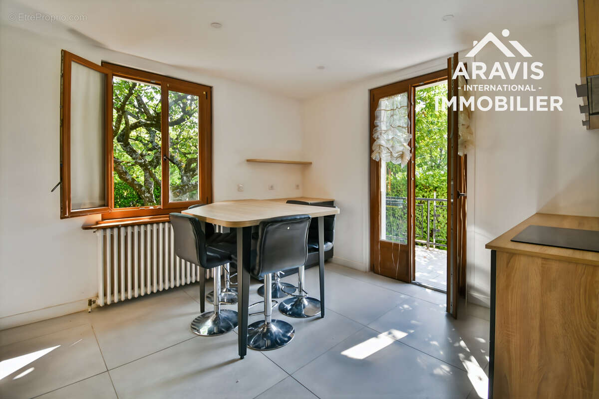 Maison lumineuse avec 6 chambres - photo 5