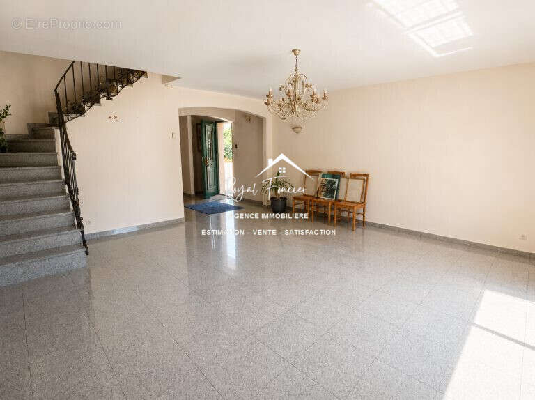 Séjour - Maison à DANGE-SAINT-ROMAIN