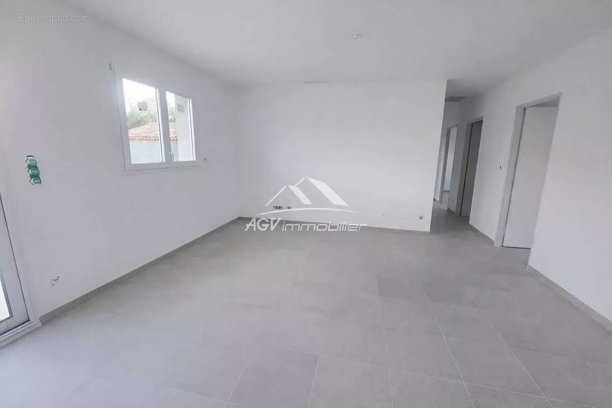 Maison à SAINT-MARTIN-DE-VALGALGUES