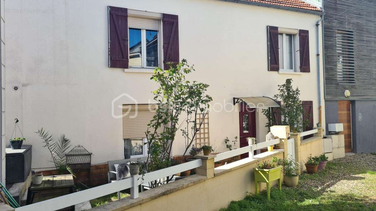 Maison à CLAYE-SOUILLY