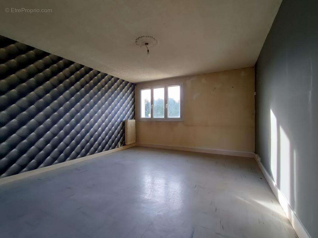 Appartement à MOUY
