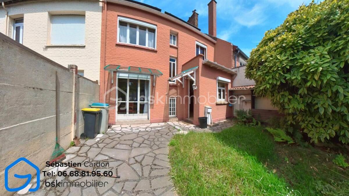 Maison à COURRIERES