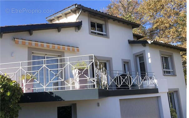 Maison à CHARBONNIERES-LES-BAINS