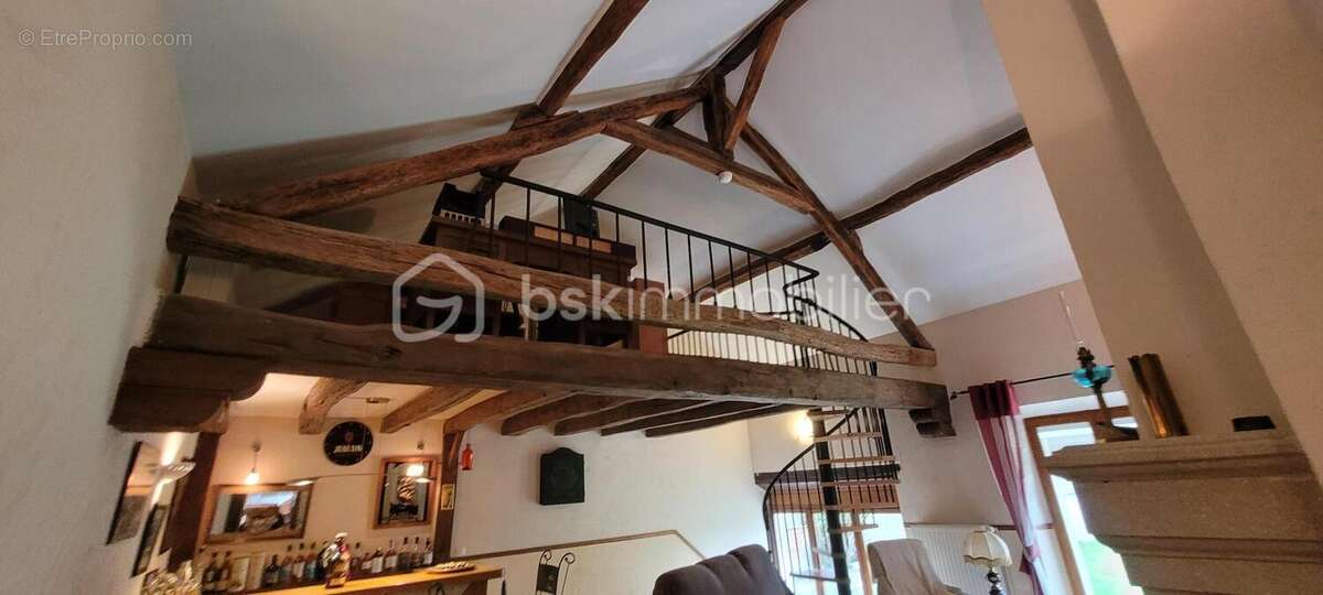 Maison à MONTEREAU-FAULT-YONNE