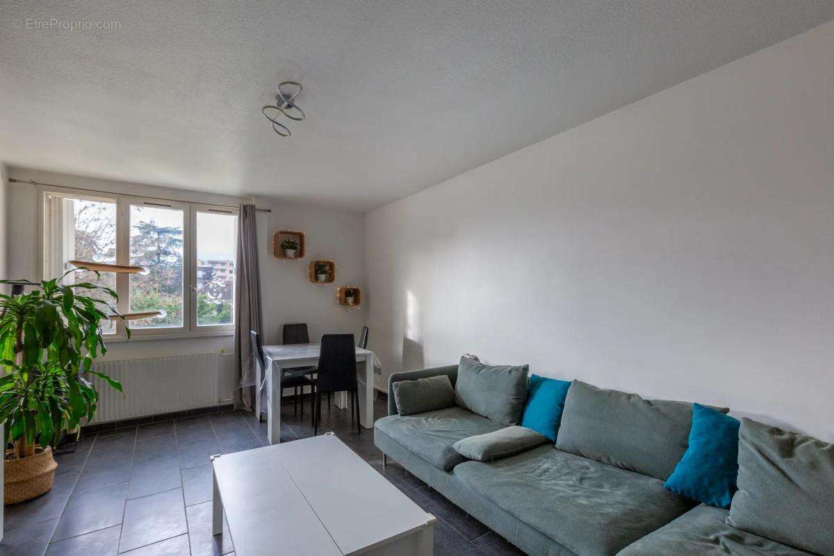 Appartement à VAULX-EN-VELIN