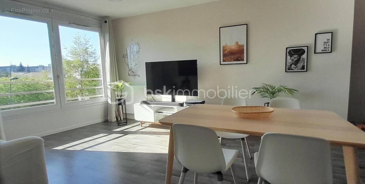 Appartement à FLEURY-MEROGIS