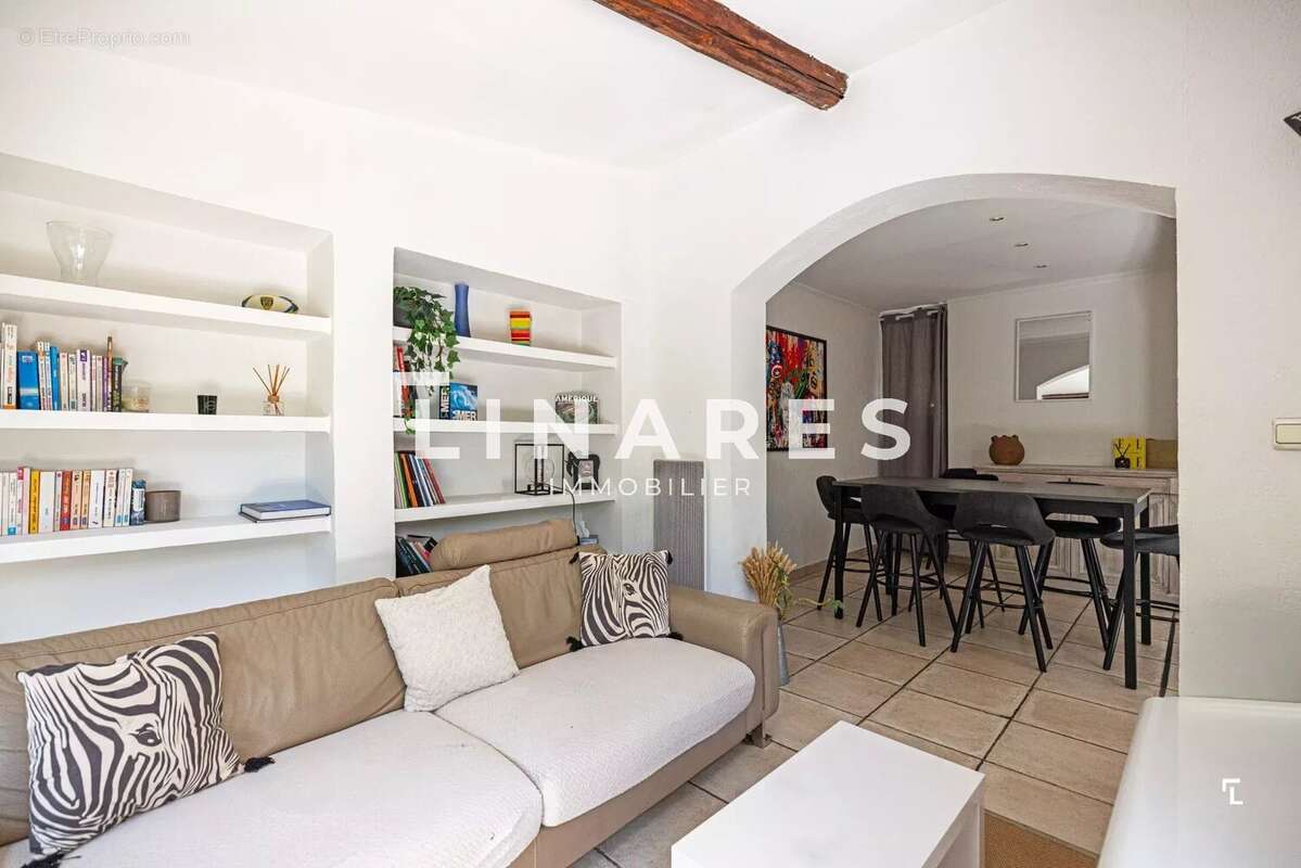 L'APAISANTE - Villa T4 de 121m² - Jardin de 186m² - Parking - 13011 LA VALENTINE - photo 11