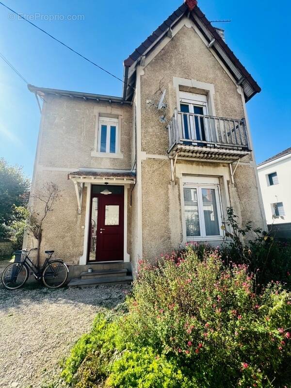 Maison à CHATELLERAULT