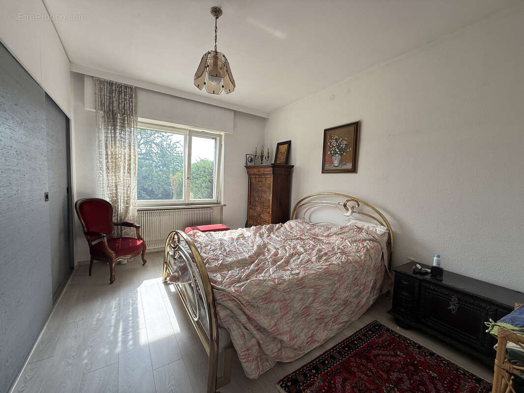 Maison plain-pied de 110 m2 avec un terrain arboré de 7,28 ares - photo 5