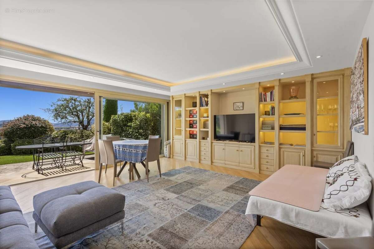 Appartement à LE CANNET