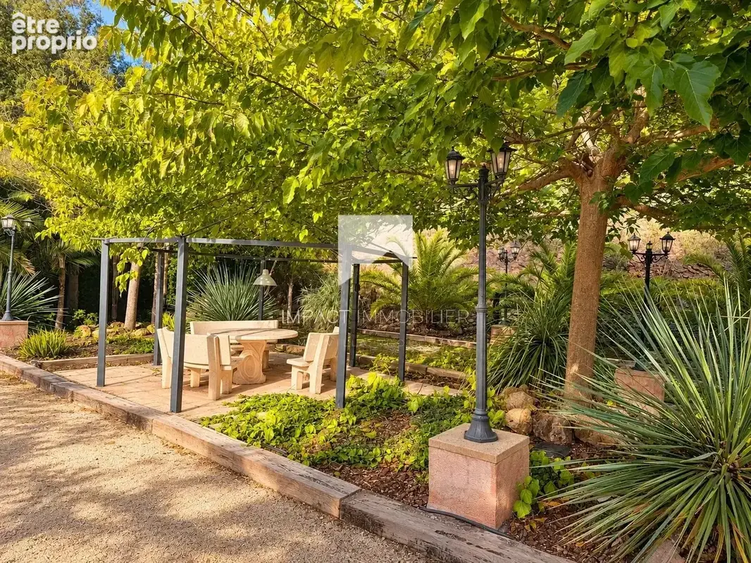 Hyères – propriété de caractère de 450 m² avec chambres d’hôtes et appartements – fort potentiel - photo 12