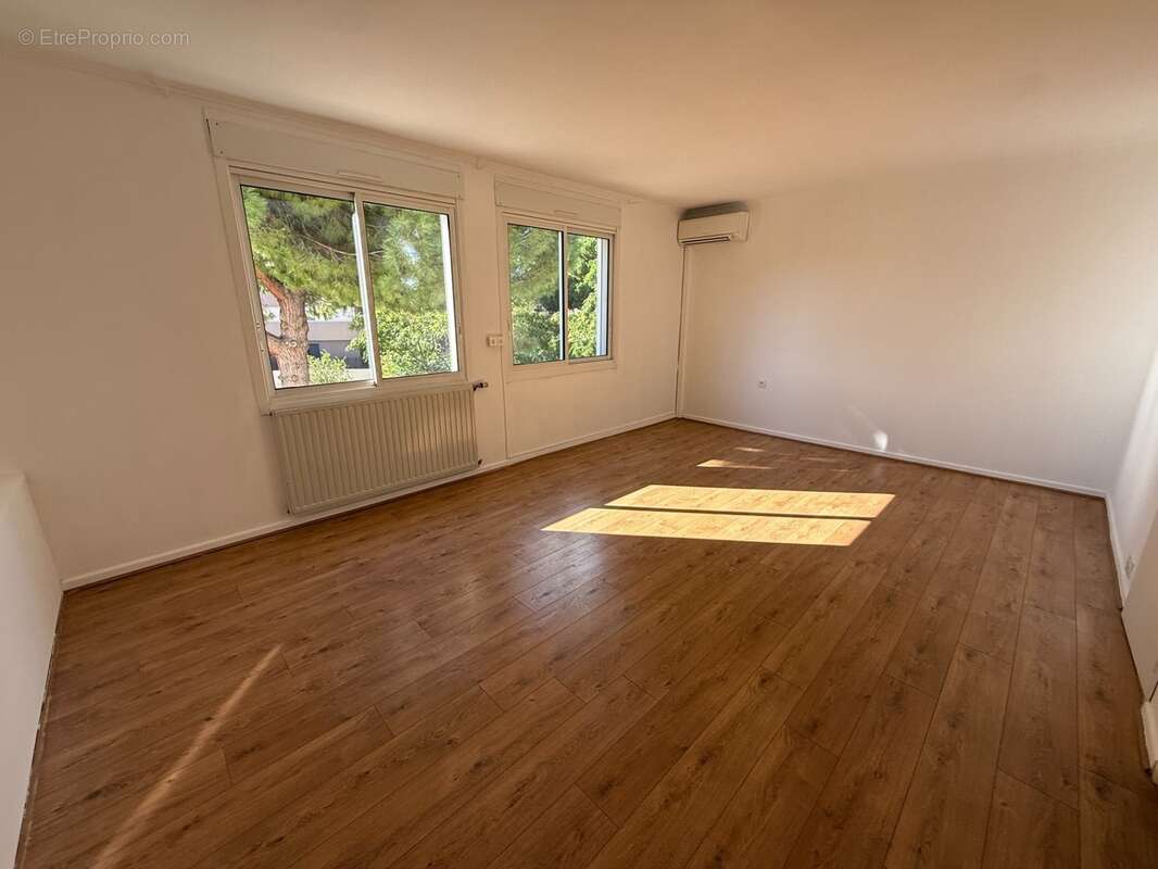 Appartement 106 m² avec parking et vue parc à Béziers Champs de Mars - photo 9