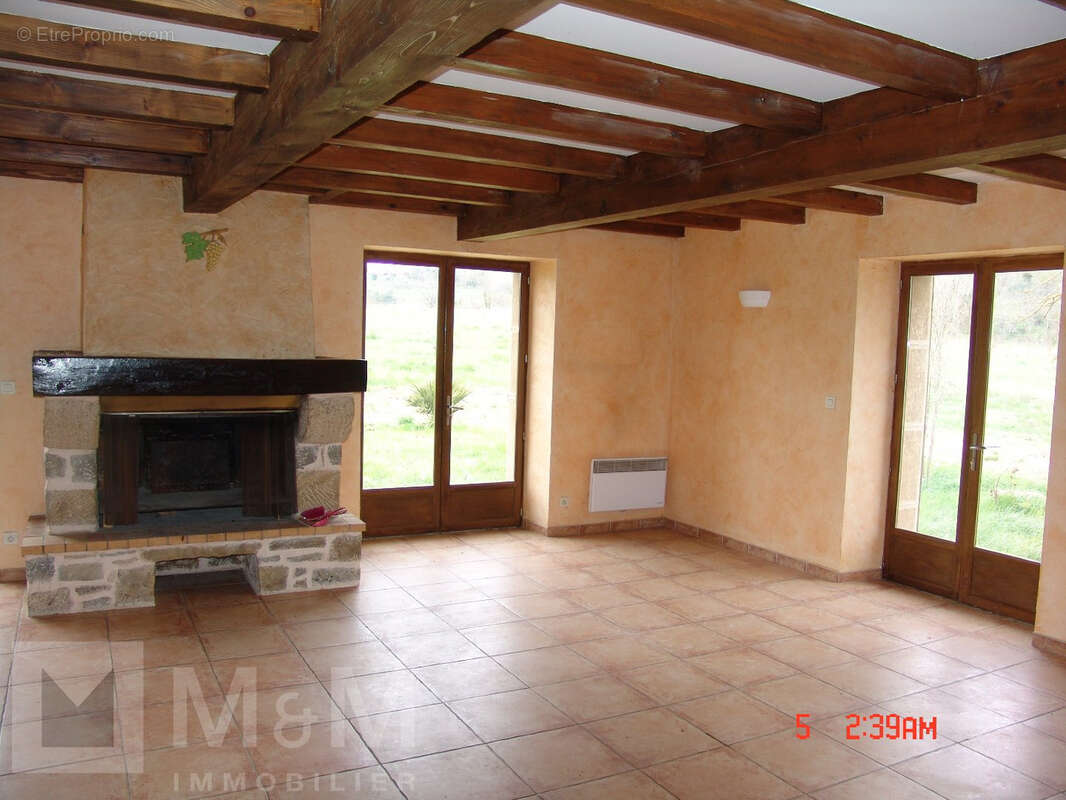 Maison à ANTUGNAC