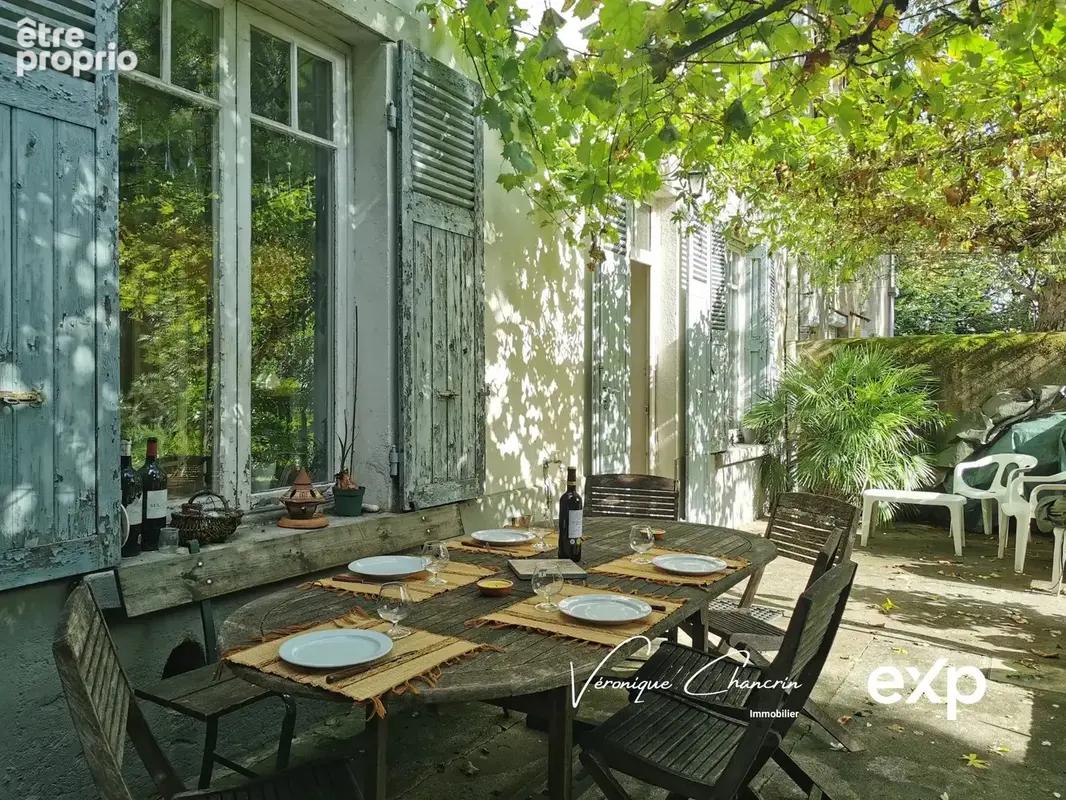 Maison 197 m² à Oullins  - photo 2