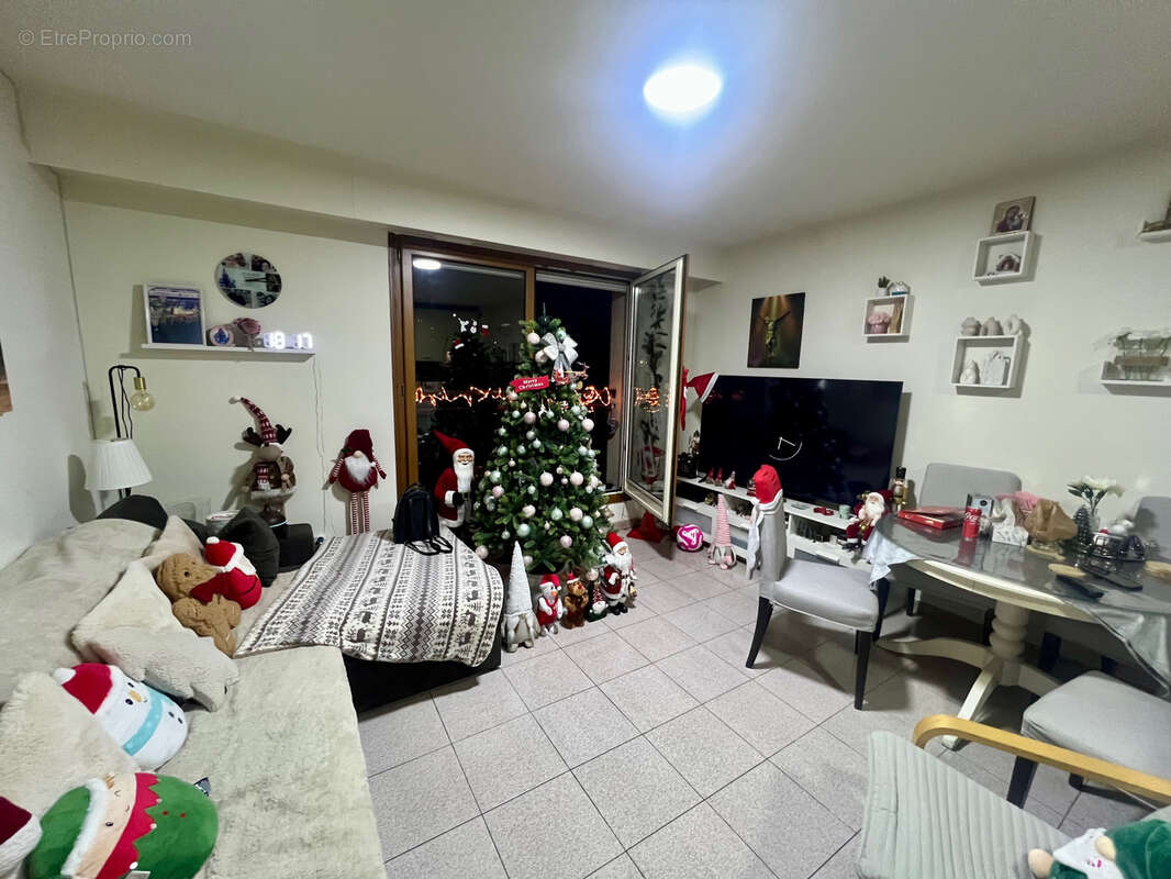 Appartement à PARAY-VIEILLE-POSTE