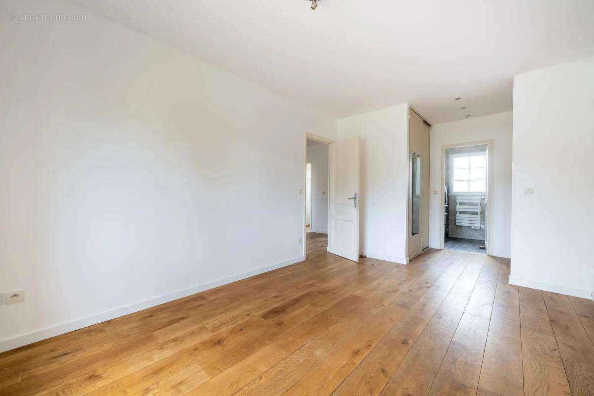 Maison à SAINT-LEGER-EN-YVELINES