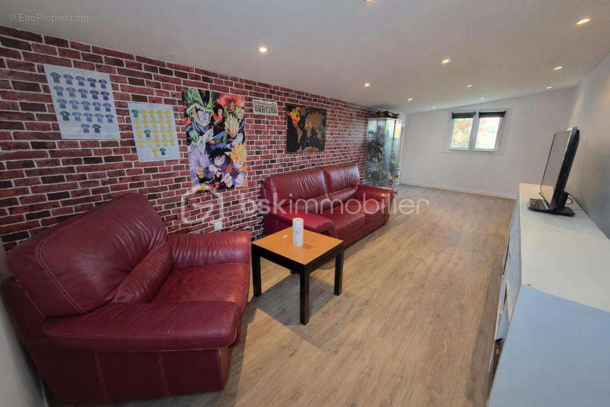 Maison à LIVRY-LOUVERCY