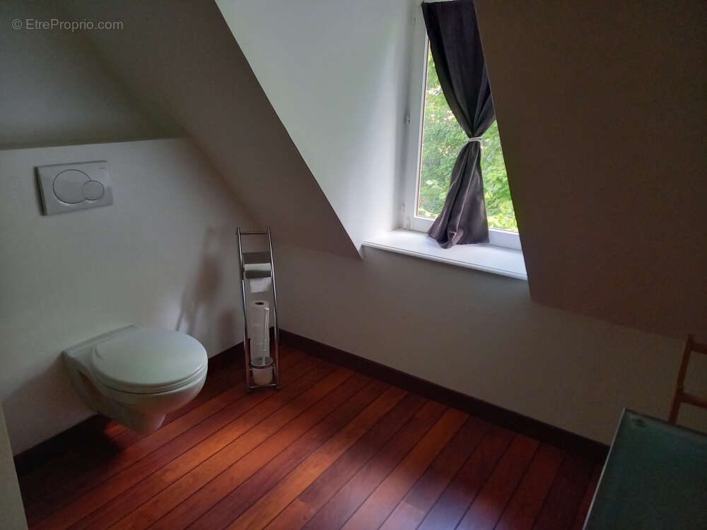 Maison à CRESSEVEUILLE