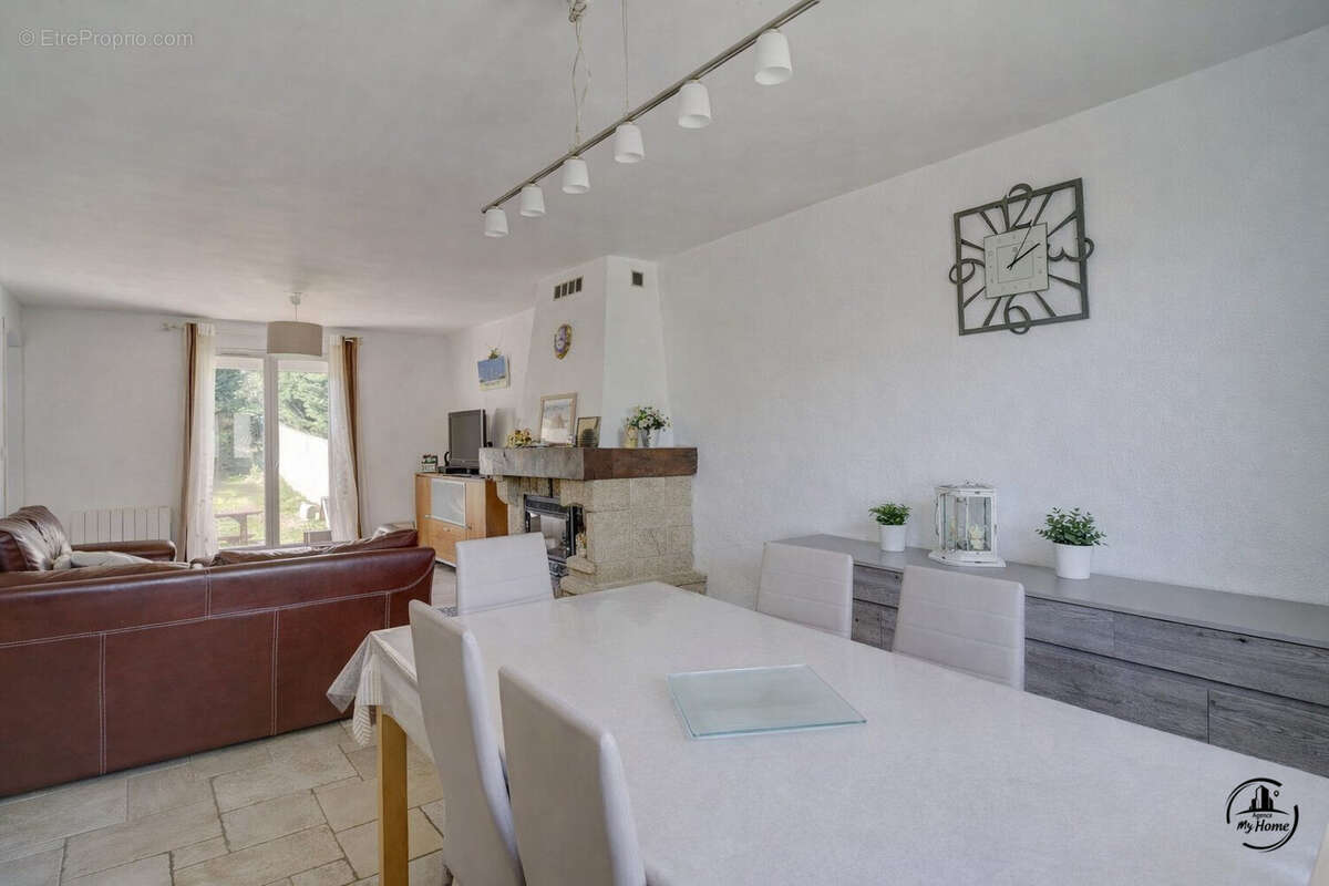 Maison à ROCHE-LA-MOLIERE