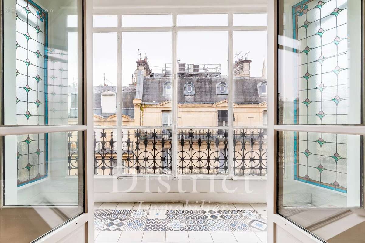 Appartement à PARIS-8E