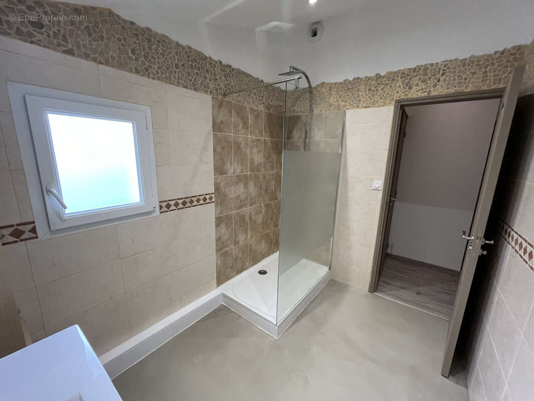 Maison à AMBARES-ET-LAGRAVE