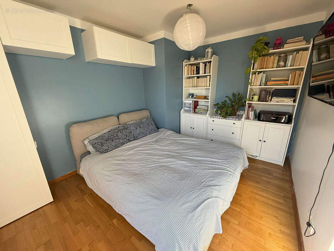Appartement à SAINT-GENIS-LES-OLLIERES