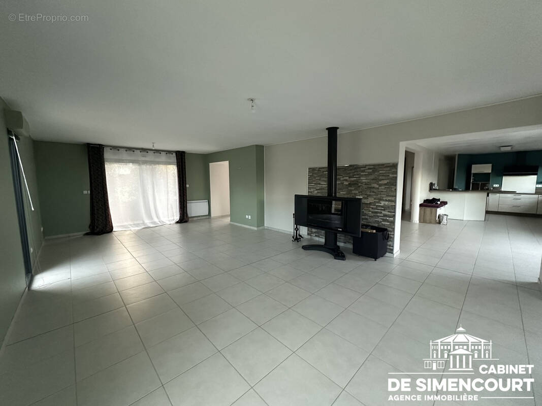 Maison à VERS-SUR-SELLES