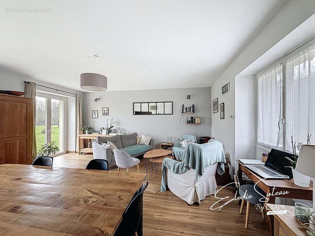 Photo 2 - Maison à SOULAIRE-ET-BOURG