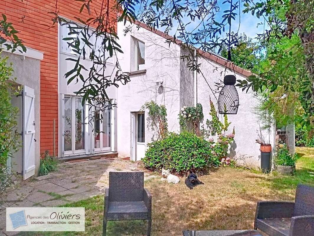 Maison Voisins / Grande-ile - 8 pièces 185 m² + Studio de 20m² - photo 17
