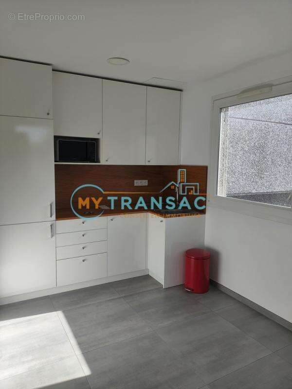 Commerce à BRIE-COMTE-ROBERT