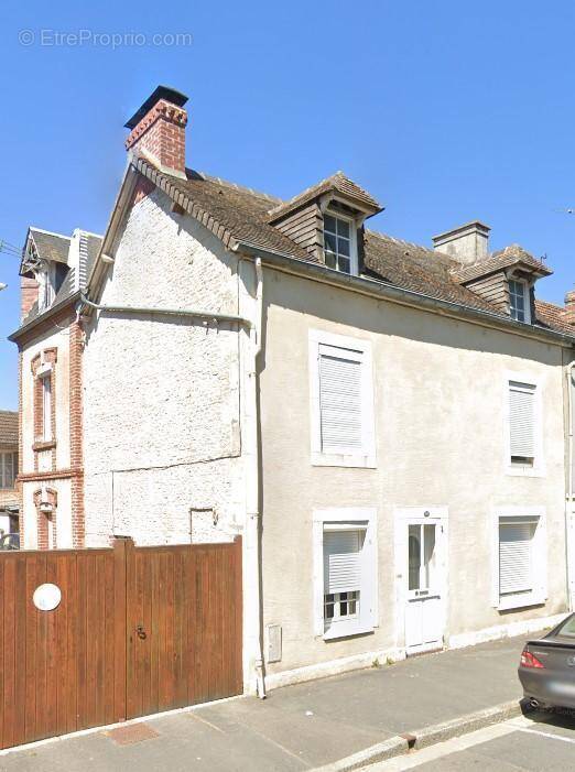 Maison à MEZIDON-CANON