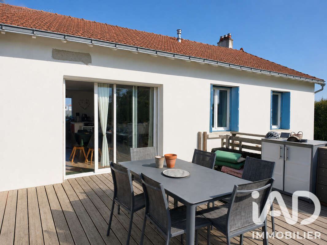 Maison 130 m² à Le Girouard  - photo 7