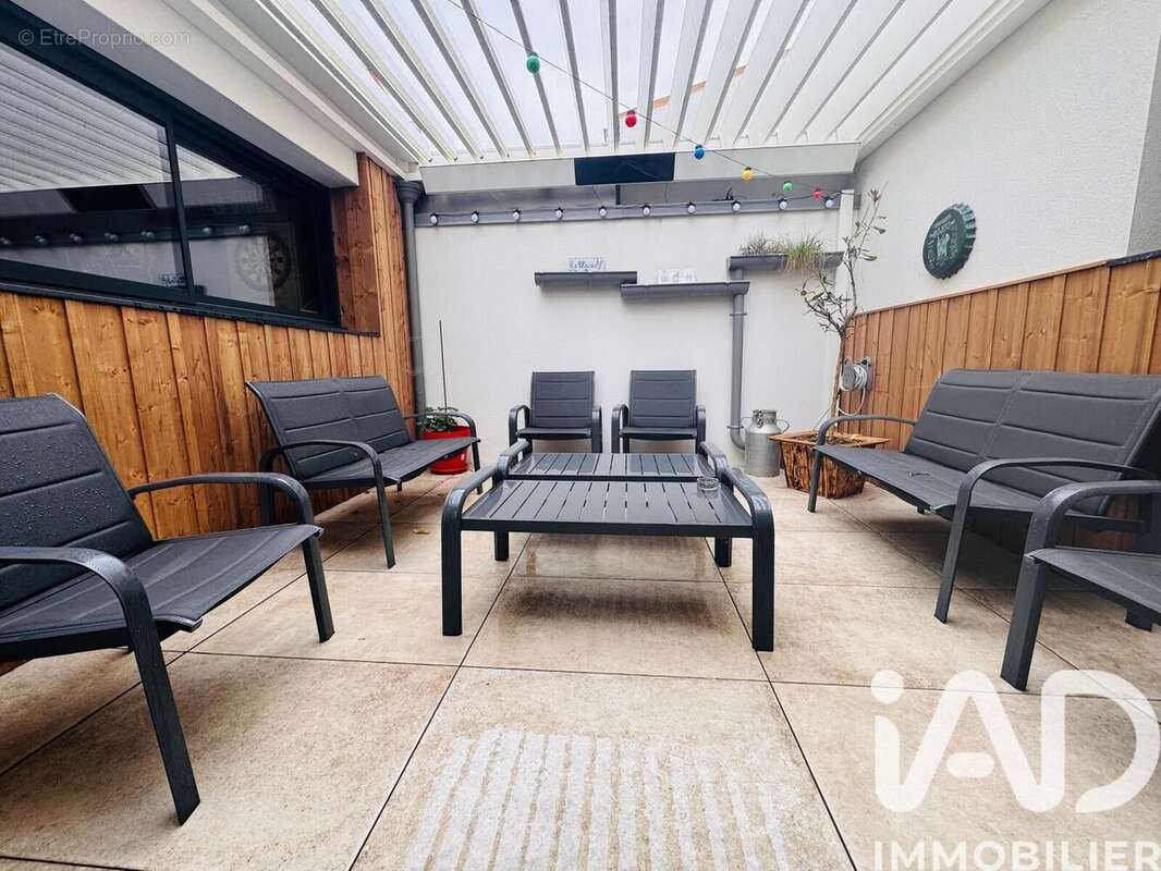 Maison 195 m² à Dompierre-Sur-Mer  - photo 4