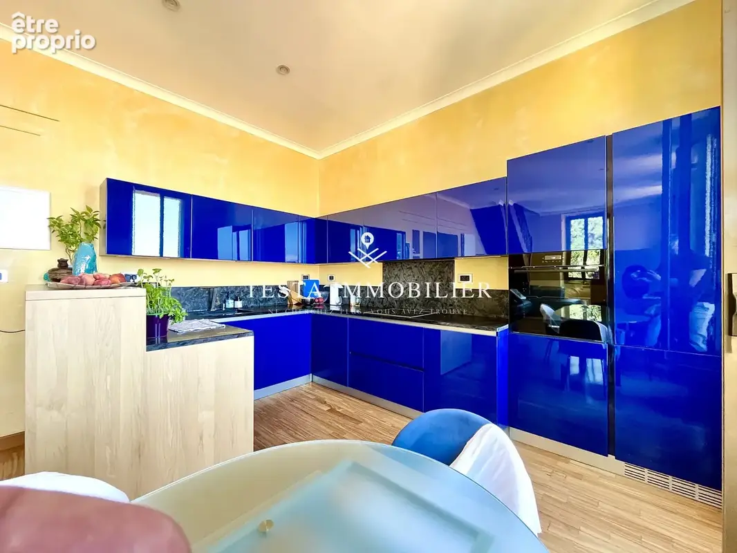 Menton Terres Chaudes - Dernier étage d'une maison de maître - Appartement duplex de 145 m2 (92 m2 loi carrez) - photo 4