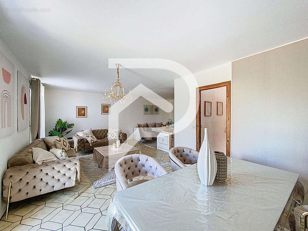 Maison à VERT-EN-DROUAIS