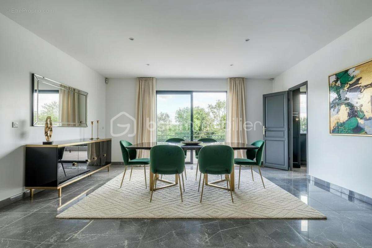 Maison 7 pièces 173 m² à vendre à Claye-Souilly (77410) - photo 2