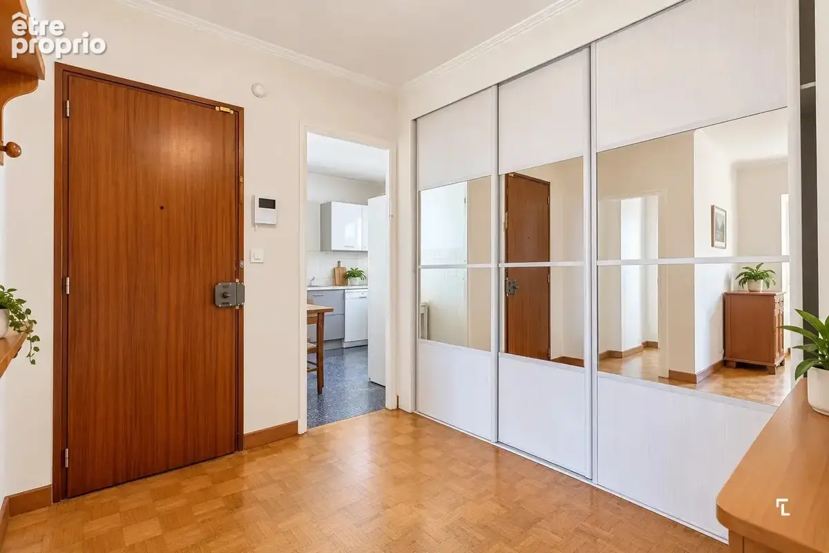 LOVA – Appartement  T4 - 87m² - Balcon - Loggia - Cave - 13005 CONCEPTION - photo 2