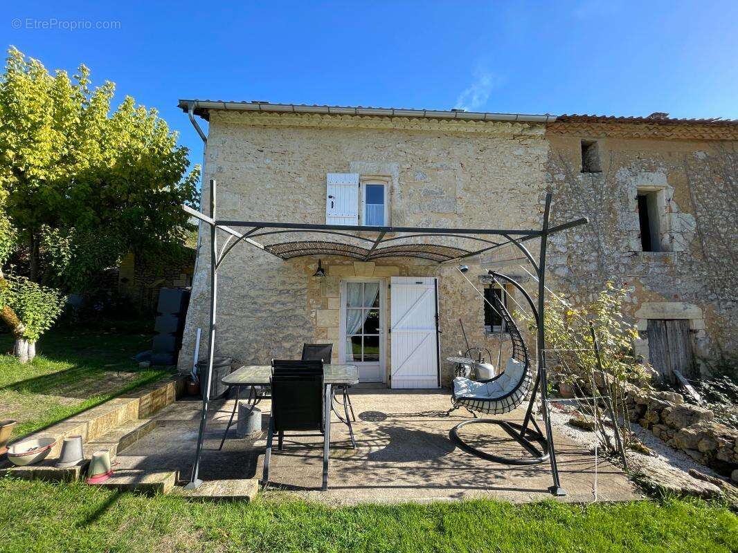 Maison à SAINTE-ALVERE