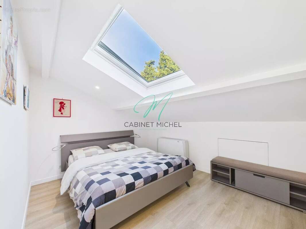 Maison à CHATEAUNEUF-GRASSE