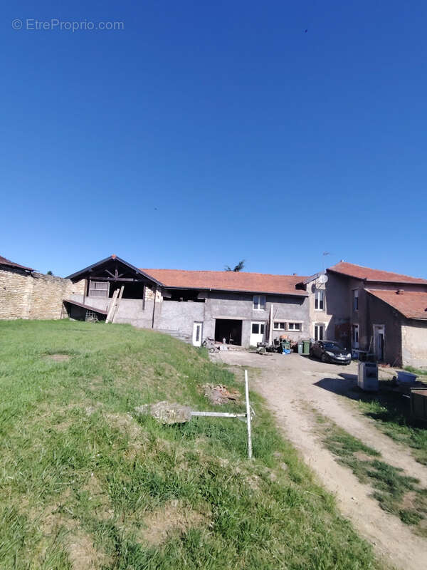 Maison à DAMPVITOUX