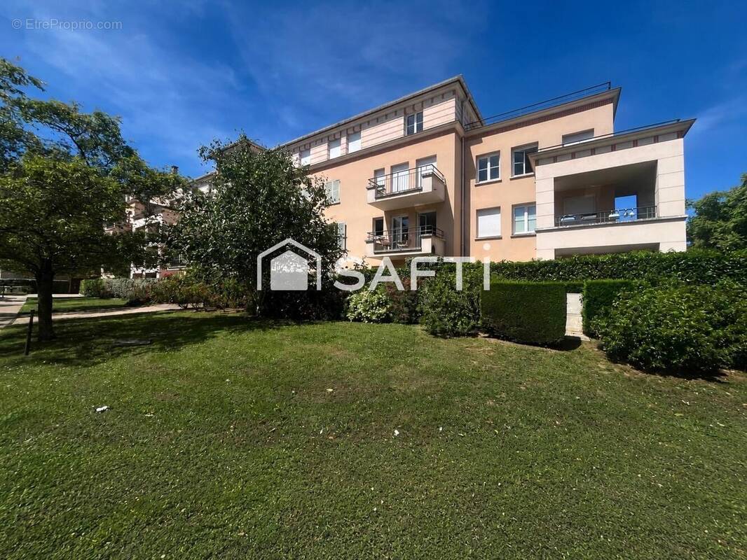 Photo 1 - Appartement à ELANCOURT