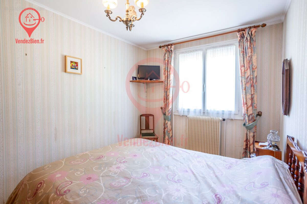 Maison à SAINT-DOULCHARD