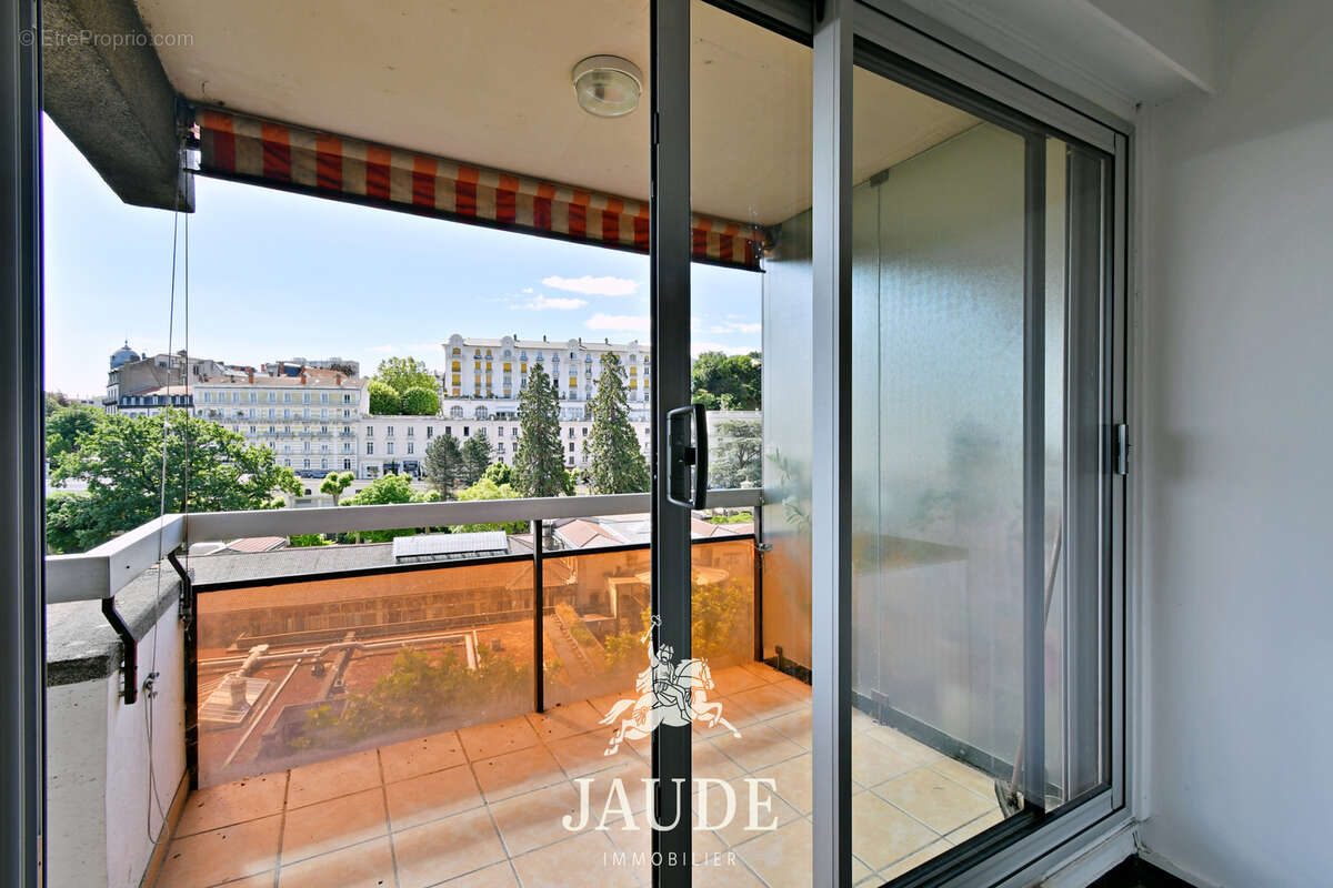 Appartement T2 de 45 m2 avec grand balcon, cave et garage   Résidence Le Sévigné, Chamalières - photo 12