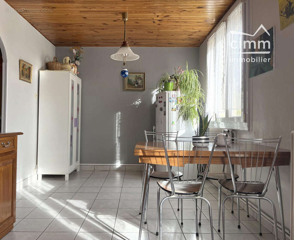 Appartement à FONTAINE