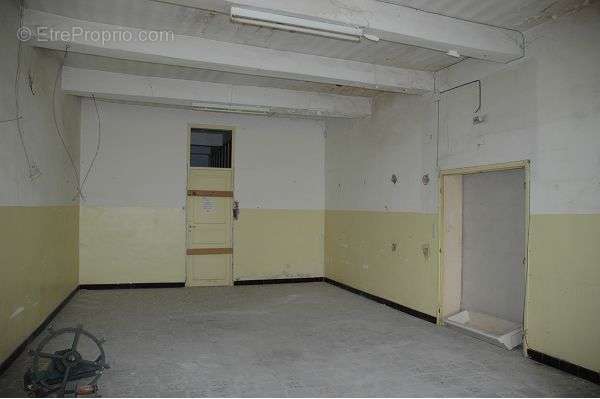 Commerce à SAINT-HIPPOLYTE-DU-FORT