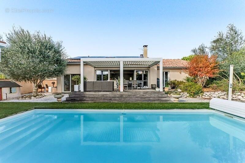 Maison à BRUGUIERES