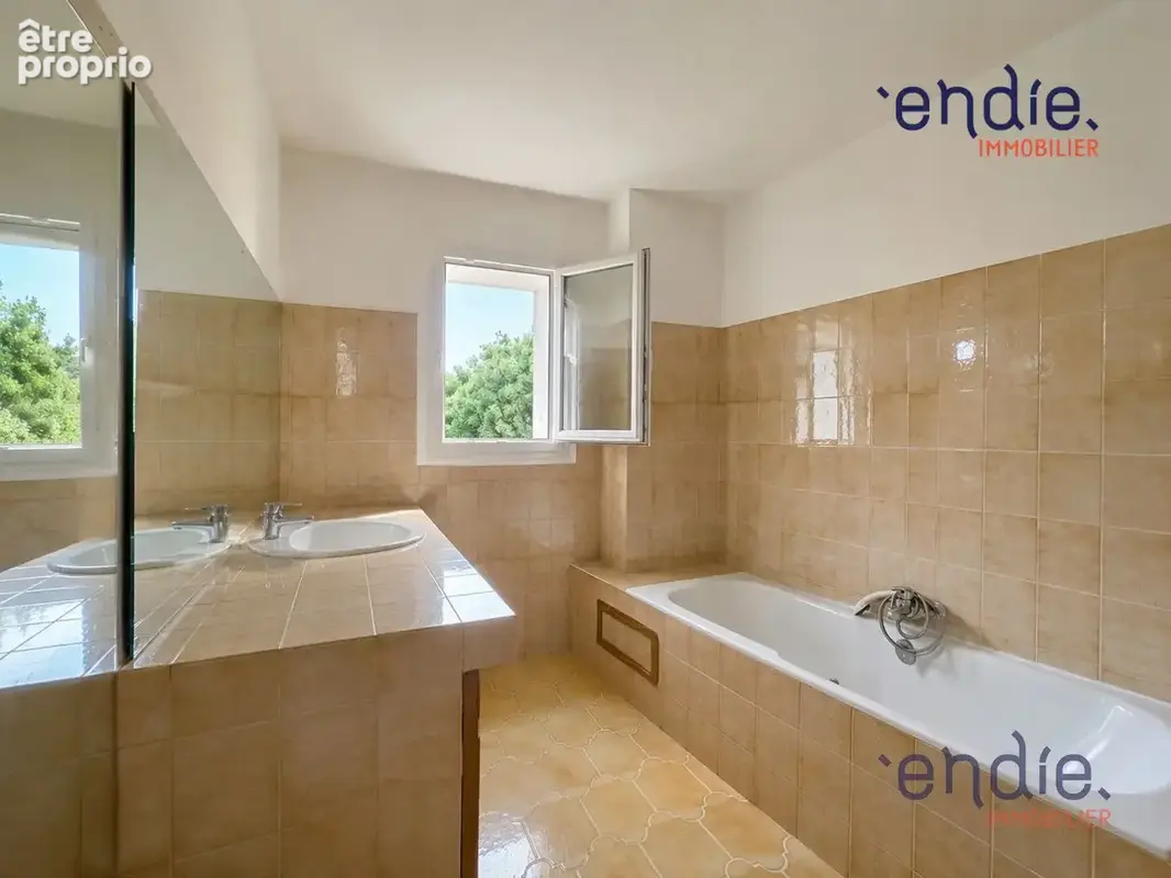 Maison 4 pièces 121 m² à vendre à Lorgues (83510) - photo 7