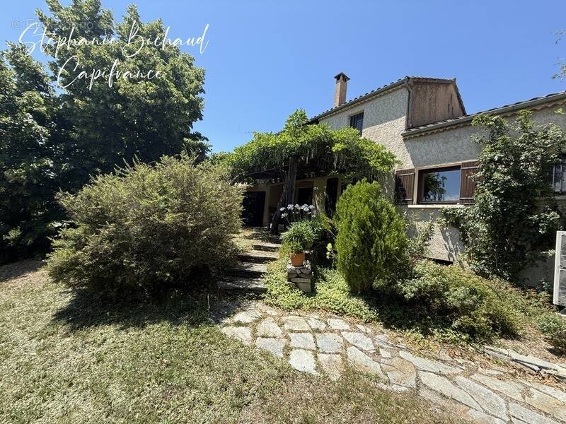 Maison à CHATEAUVIEUX