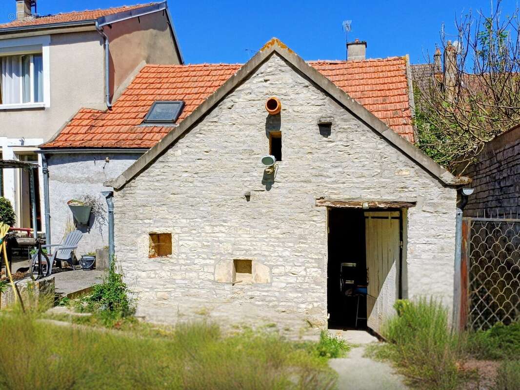 Maison à TANLAY